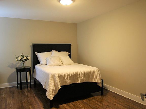 4th image of 2024 31st St APT D2