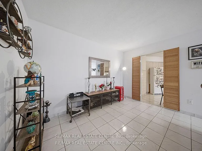 3577 Derry Rd E #207 — Photo 10