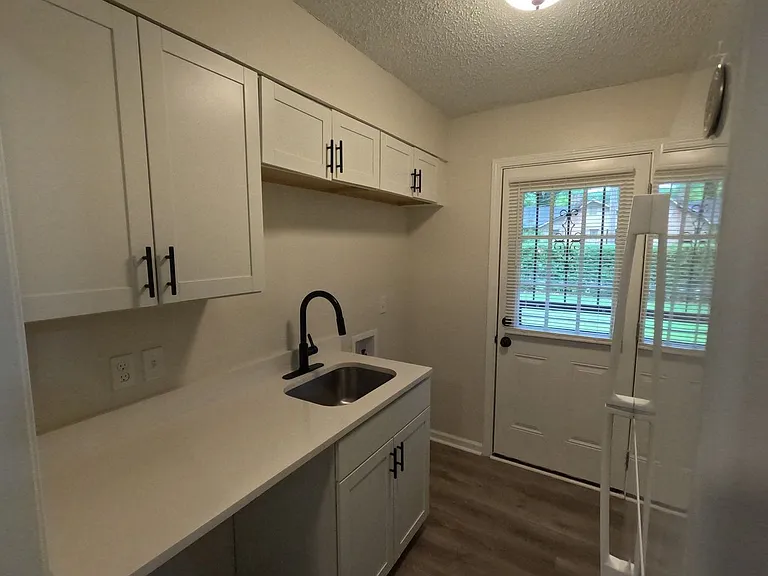 3115 Carnes Ave — Photo 6