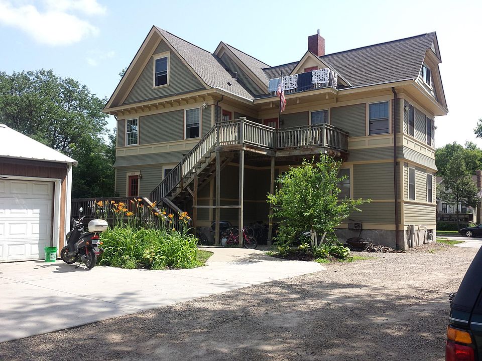 View to back entrance and off street parking.