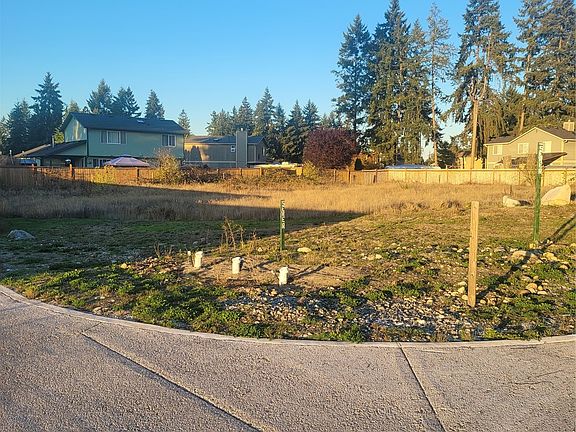 4th image of 943 945 198th Street Ct E