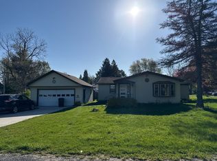 228 W Forest St, Edmore, MI 48829
