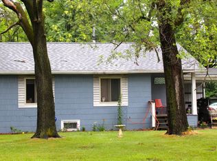 201 Harrison Ave, Charleston, IL 61920