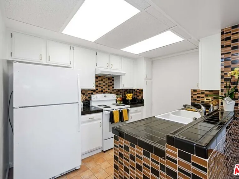 10535 Wilshire Blvd #1210 — Photo 16