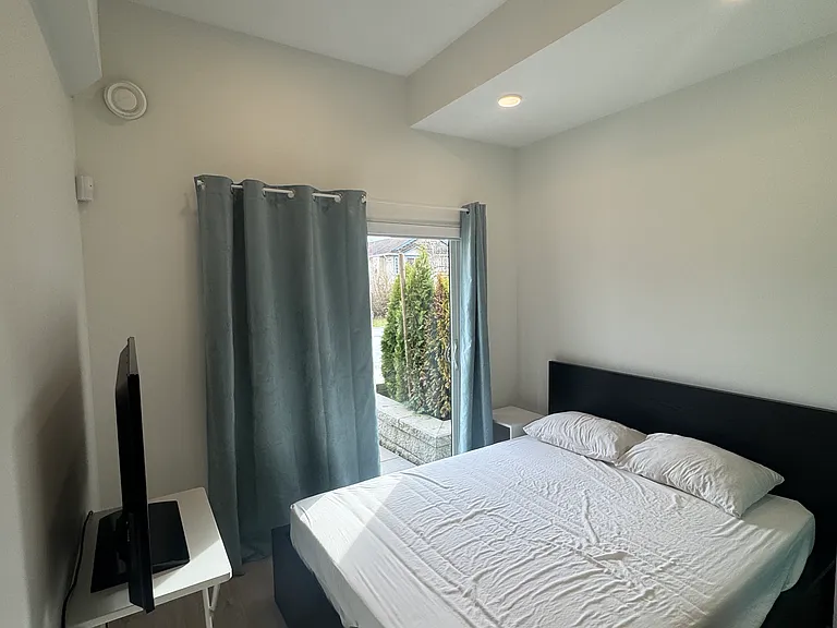 2345 Rindall Ave #10 — Photo 6