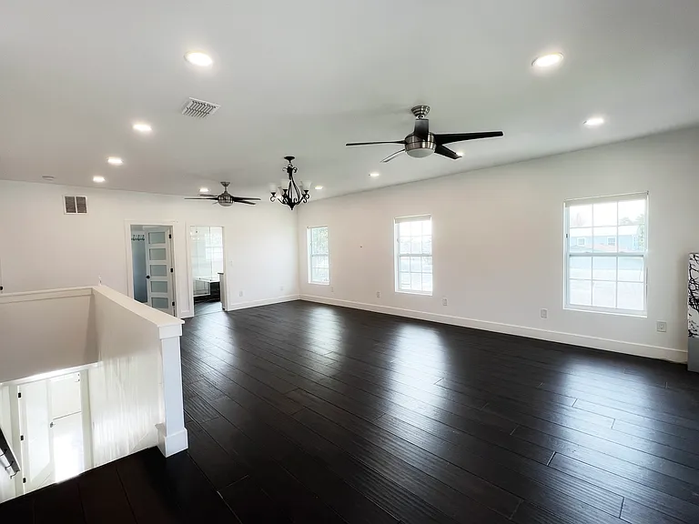 974 Pinelli St — Photo 36