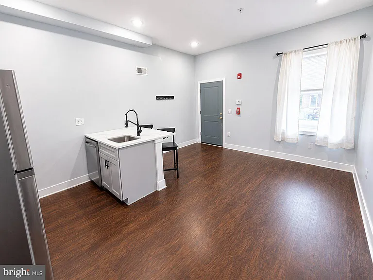 3213 W Susquehanna Ave #1 — Photo 2