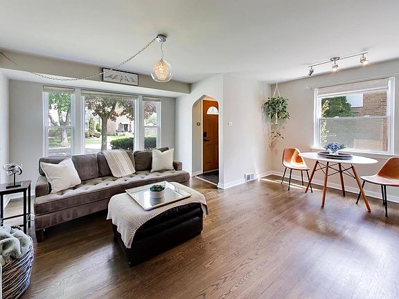 3rd image of 2536 S 5th Ave