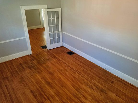 Large dining room, between living area & kitchen