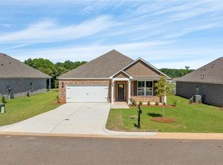 2515 Farmville Lakes Dr, Auburn, AL 36830