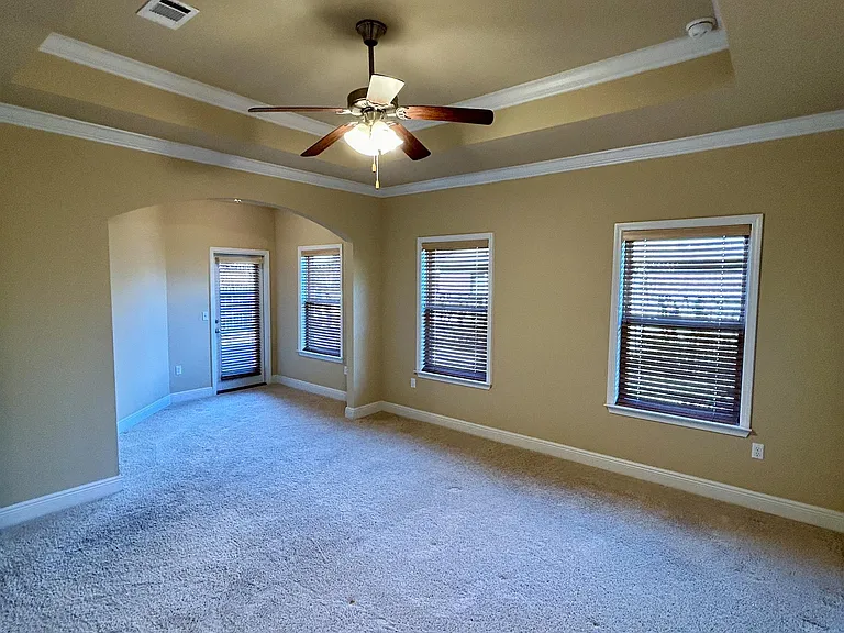 80 S Knightsbridge Ct — Photo 27