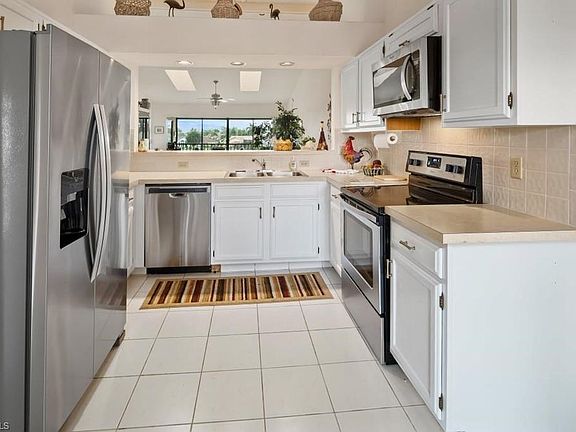 4th image of 5282 Fox Hollow Dr #610