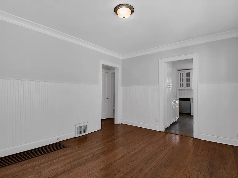 7306 Main St — Photo 11