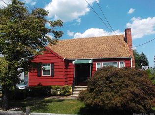 88 Lawn St, Bridgeport, CT 06606