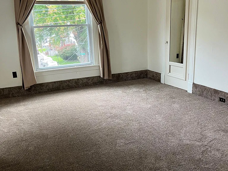 93 Maple St #202 — Photo 3