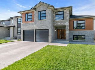 1446 Rockport St, Windsor, ON N9G 0B5