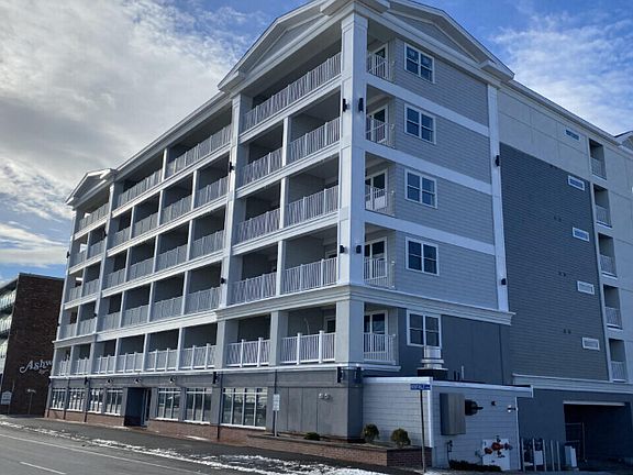 5th image of 315 Ocean Blvd #306