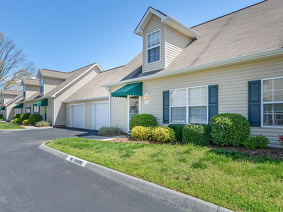 4th image of 102 Stratford Ct #102