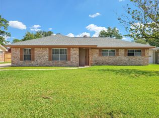 2115 Forest Oaks Dr, Houston, TX 77017
