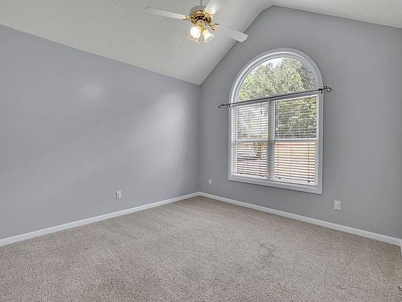 5th image of 2465 Chandler Rd
