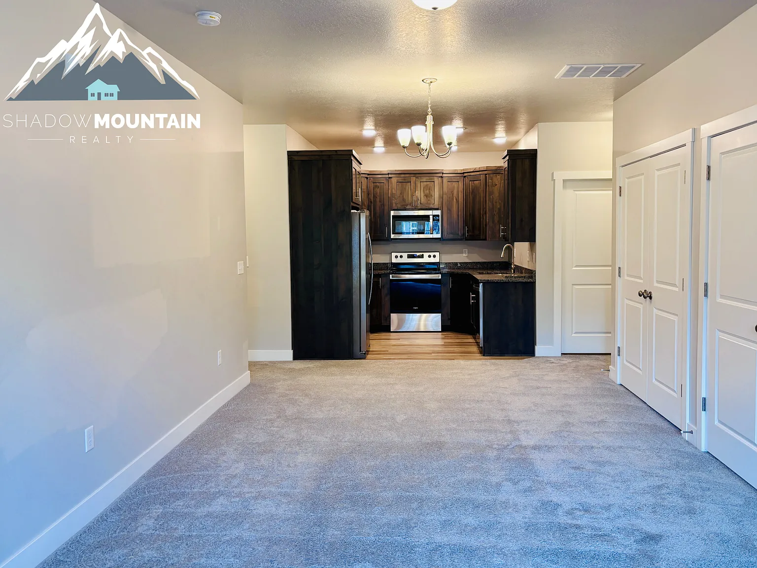 3 bed, 1214 sqft, $1,550 — Photo 3