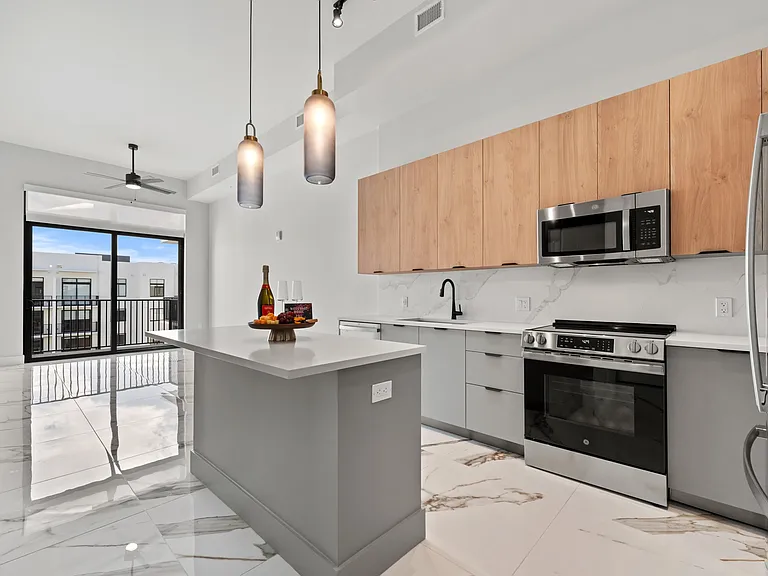 Leksa at Cityplace — Photo 120