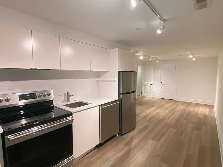 1353 Taylor St NW #B — Photo 3