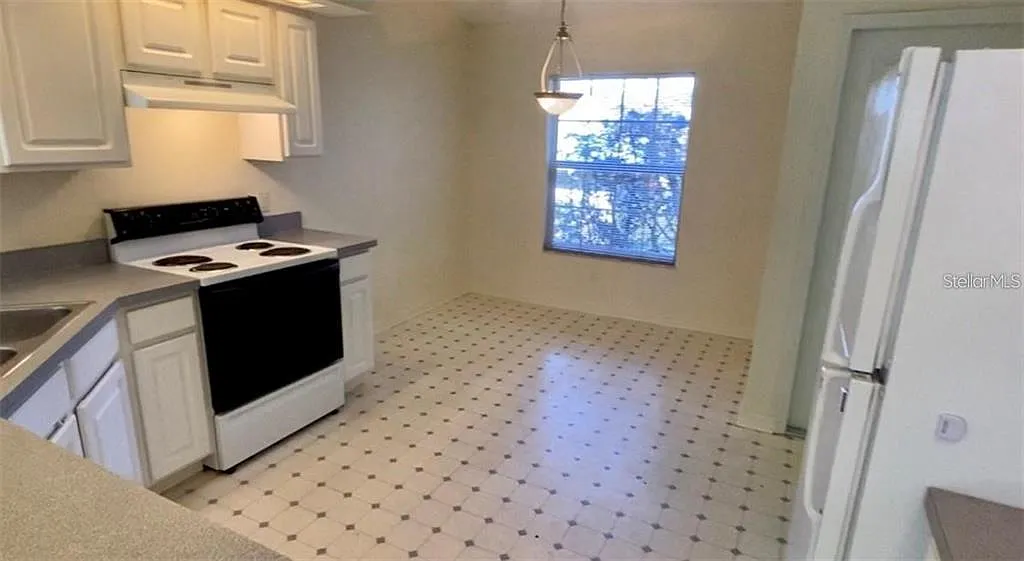 2 bed, 2.0 bath, 1295 sqft, $1,950 — Photo 2