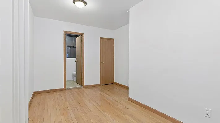 Rented by Ting's Brokerage | media 8