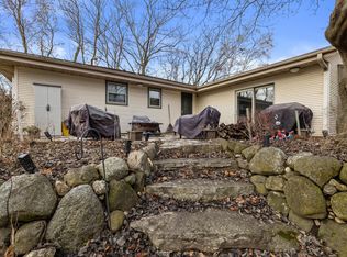 603 Fox Knoll Dr, Waterford, WI