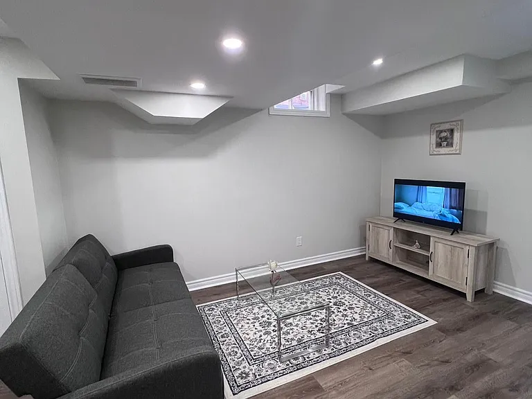 109 Harvest Hills Blvd #BASEMENT — Photo 3