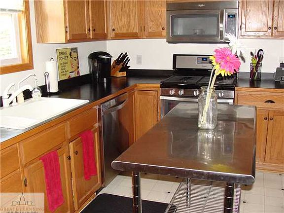 4th image of 2915 Old Hickory Ln