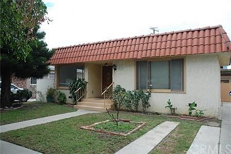 2nd image of 3033 Lomina Ave