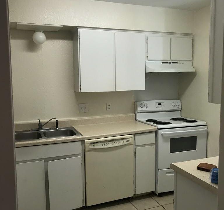 1st image of 1013 Vine St
