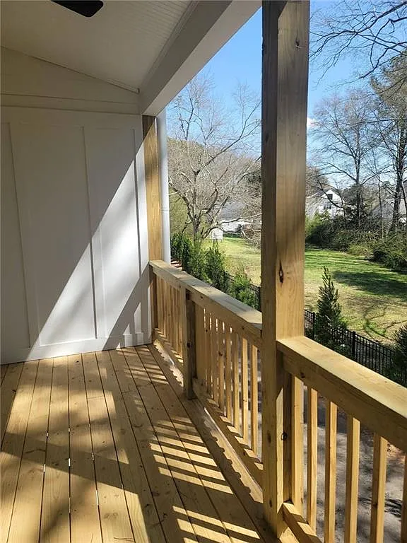 3 bed, 2.0 bath, 2584 sqft, $3,450 — Photo 4
