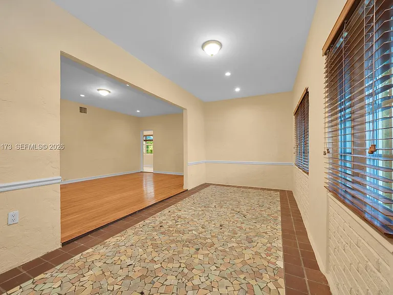 46 Montilla Ave #46 — Photo 33