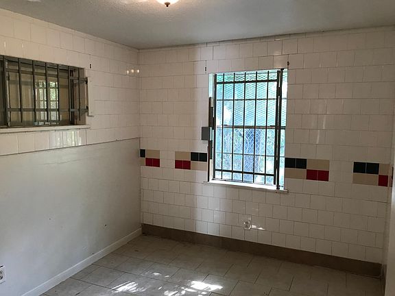 5th image of 5513 Bunte St APT 10