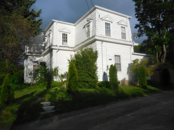10 Hendricks St, South Kingstown, RI 02879