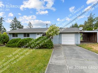 943 Burroughs Ave, Oak Harbor, WA 98277
