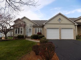 684 Meadowdale Dr, Romeoville, IL 60446
