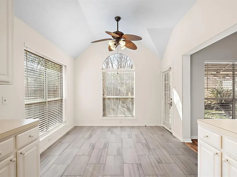 3310 Shadowchase Dr — Photo 8