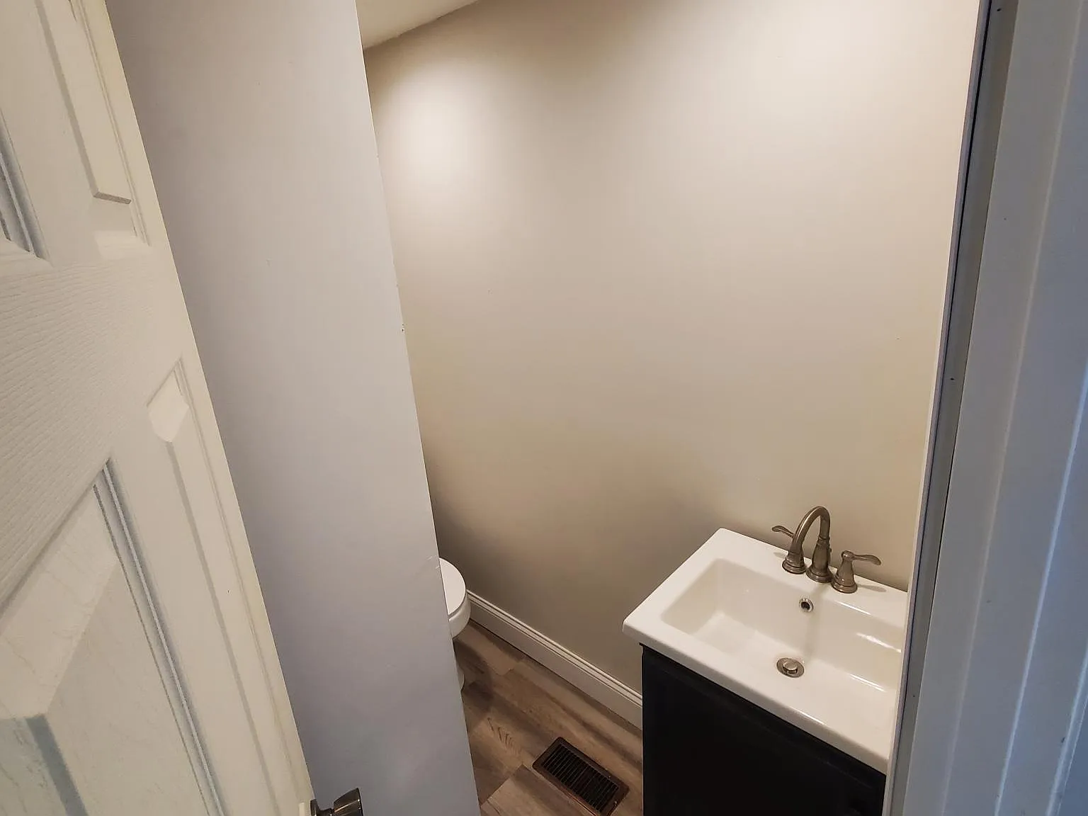 1201 Shuler Ave — Photo 3