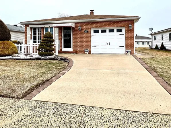 16 Tivoli St, Toms River, NJ 08757