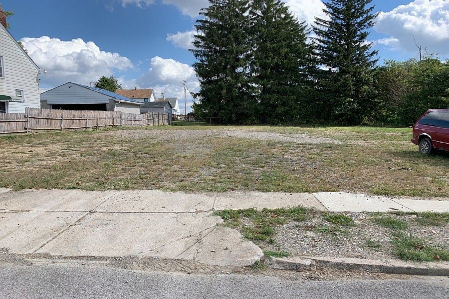 1st image of 2813 Trenton Ave