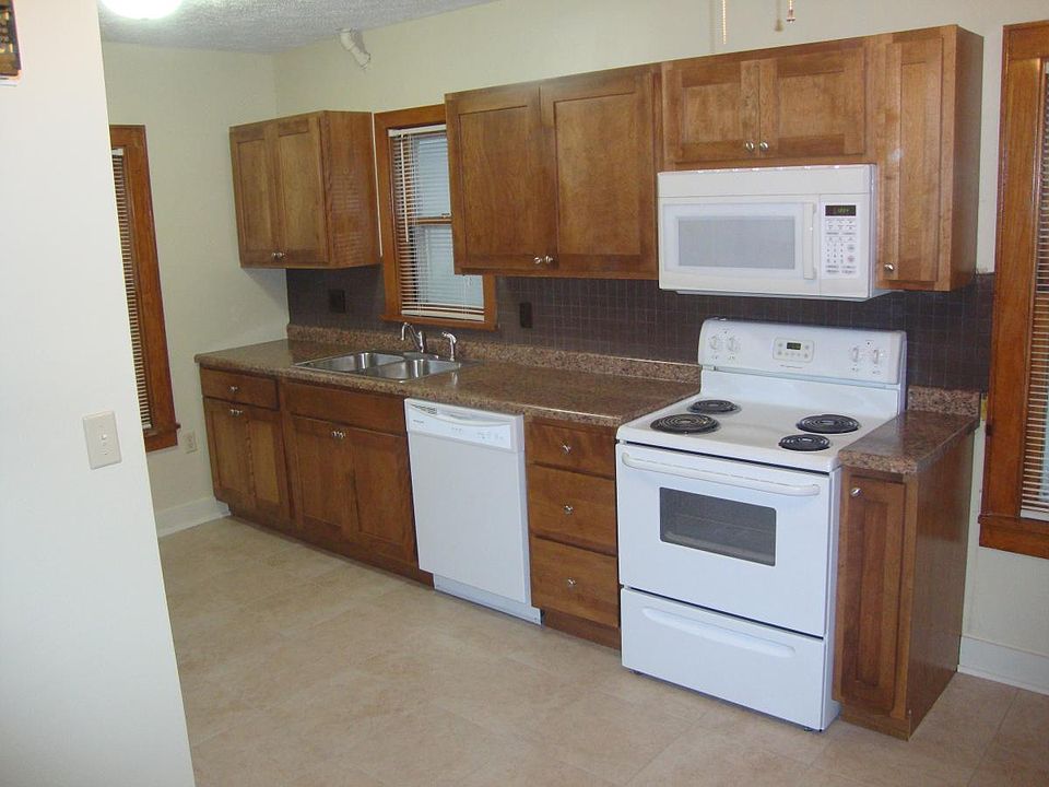 1st image of 6524 Binney St