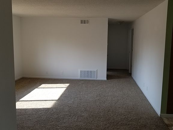 Looking towards the bedrooms