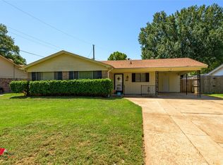 1404 Holiday Pl, Bossier City, LA 71112