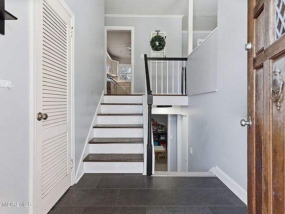 3rd image of 31 Mitchell Drive