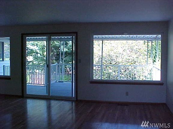 3rd image of 14732 Wallingford Ave N