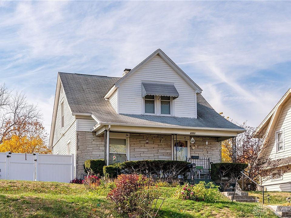 1st image of 2053 Emerson Ave